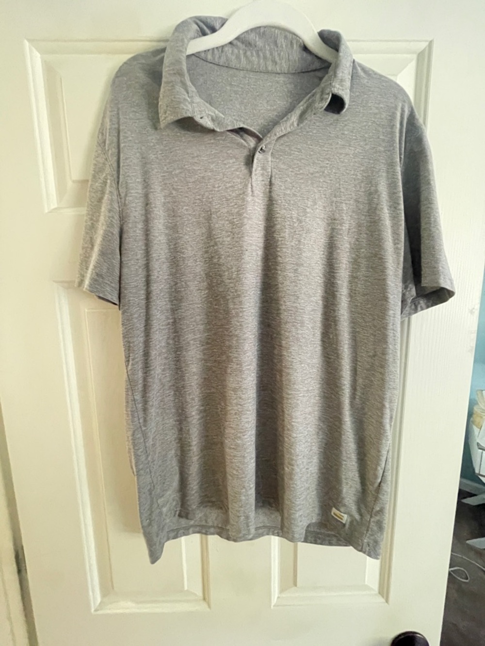 Vuori size medium men’s polos